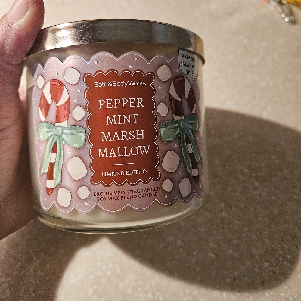 Bath And Bodyworks Peppermint Marshmallow Candle